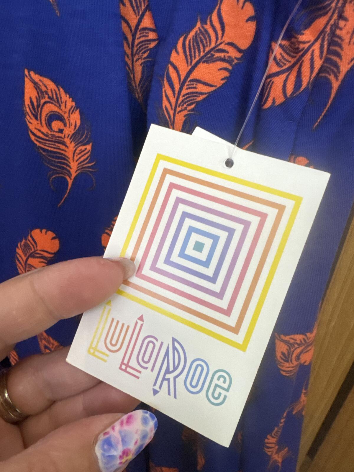 1423 NWT Lularoe Madison XL Blue Feather Print Midi Skirt with Pockets A0001423