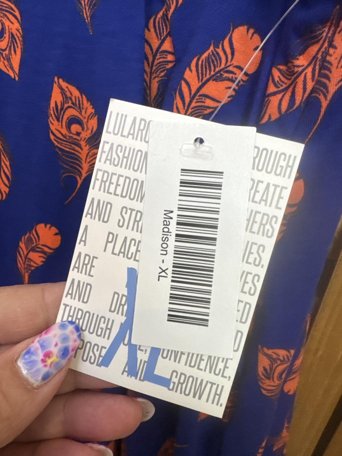 1423 NWT Lularoe Madison XL Blue Feather Print Midi Skirt with Pockets A0001423